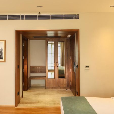 Indus Biznotel New Delhi Exterior foto