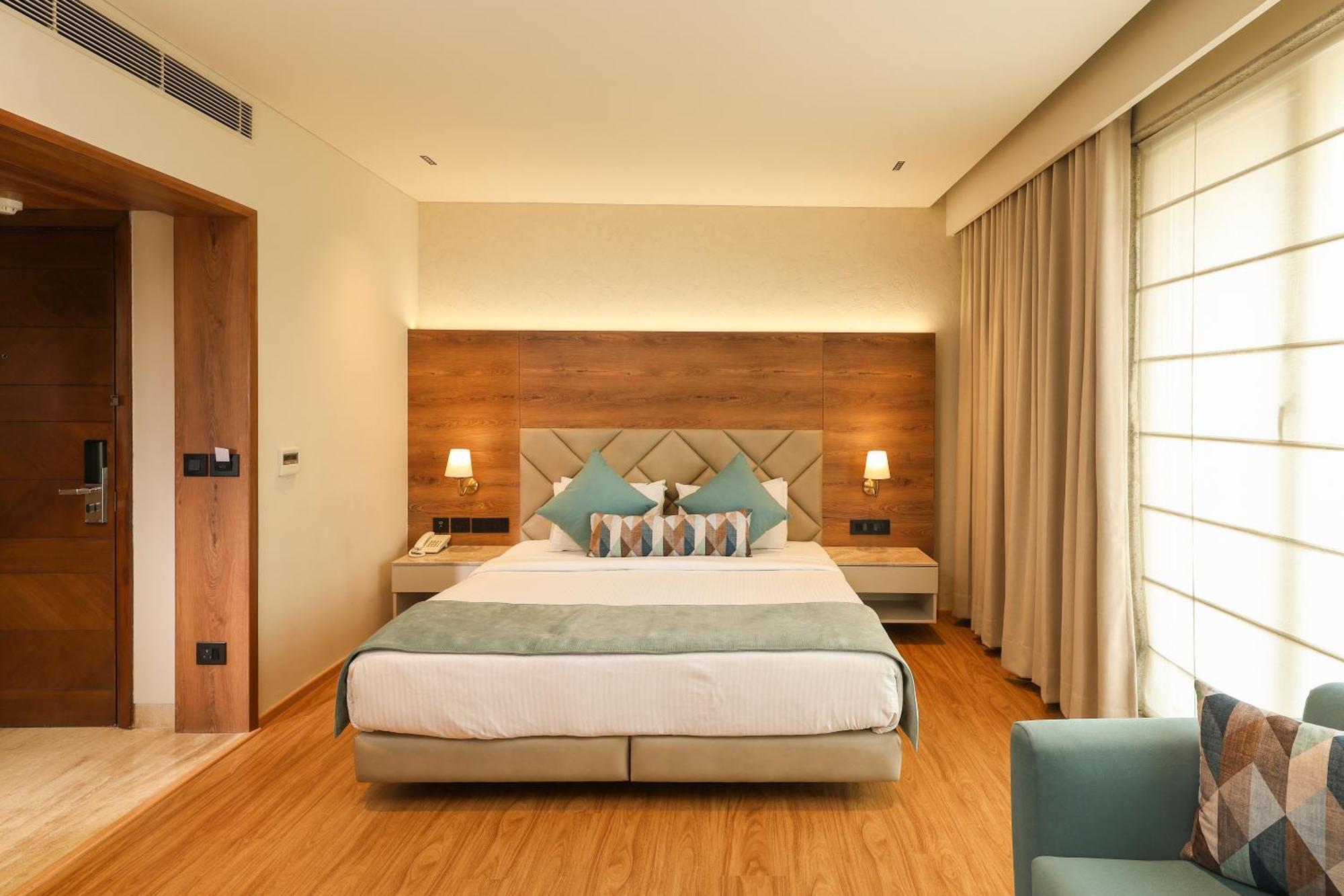 Indus Biznotel New Delhi Exterior foto