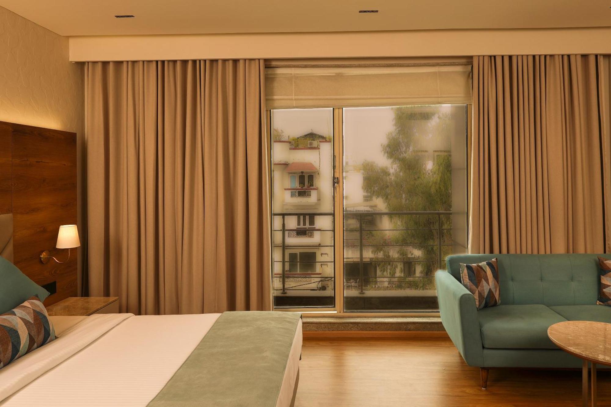 Indus Biznotel New Delhi Exterior foto