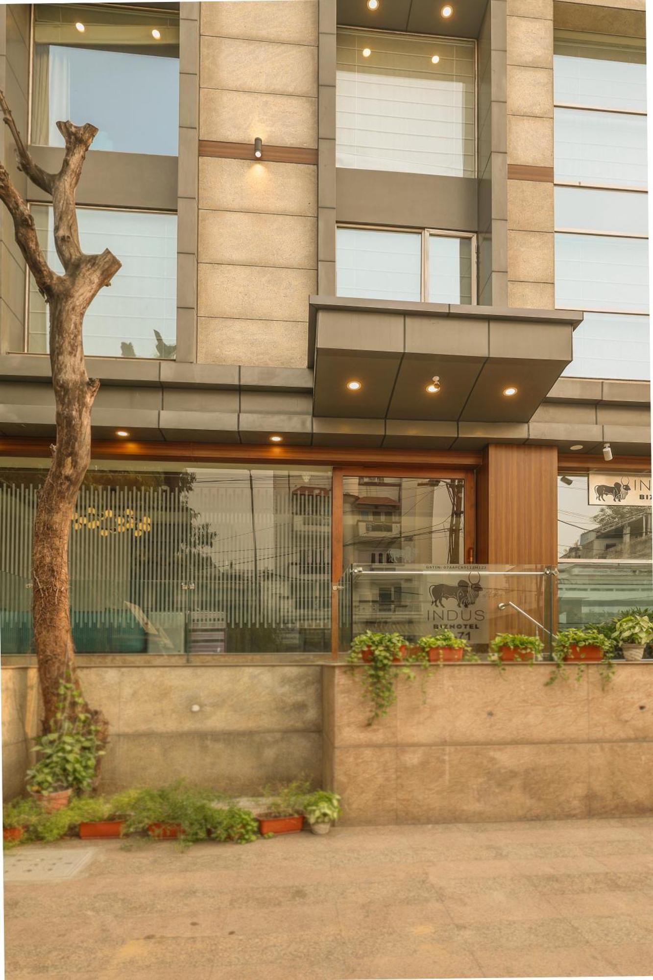 Indus Biznotel New Delhi Exterior foto