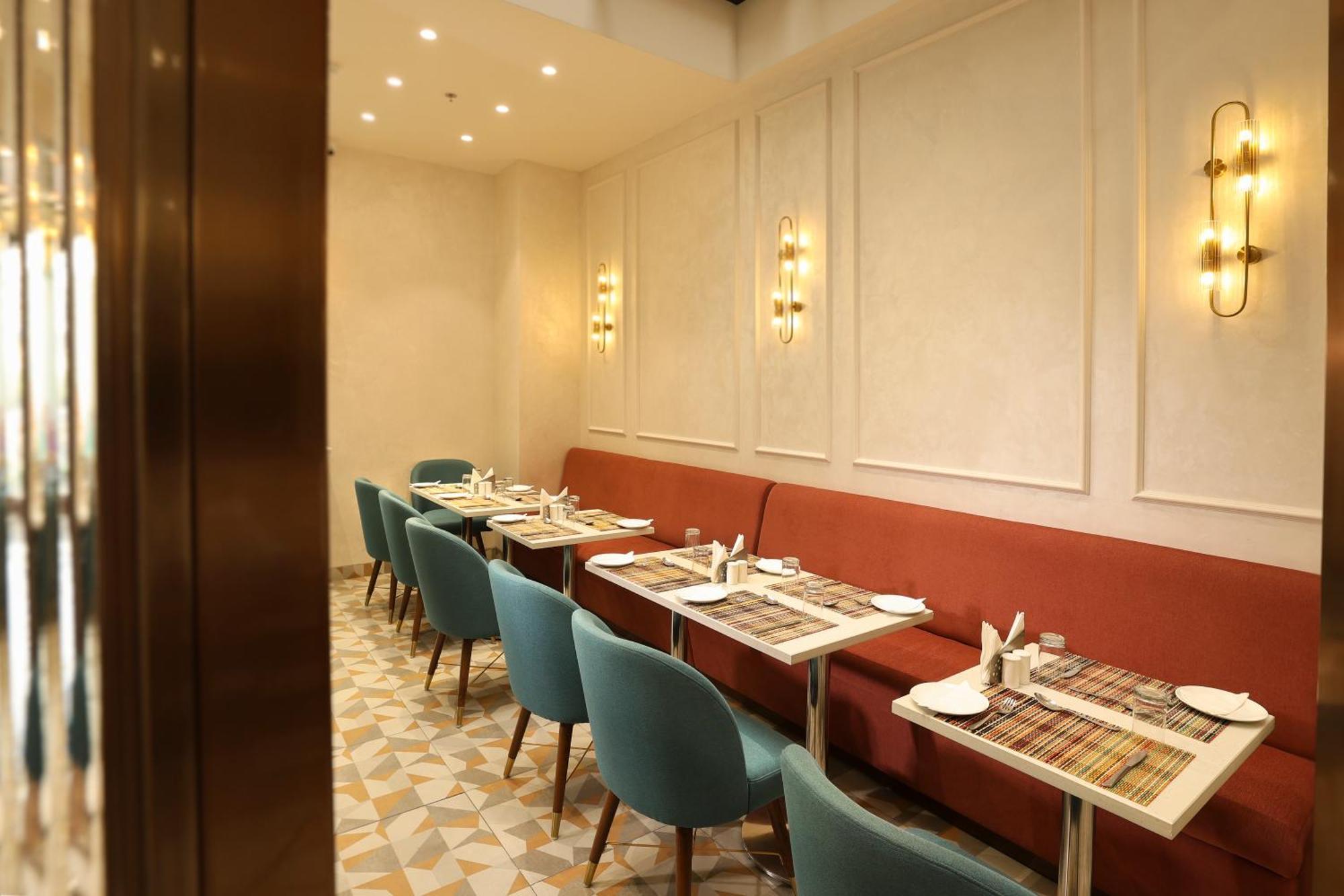 Indus Biznotel New Delhi Exterior foto