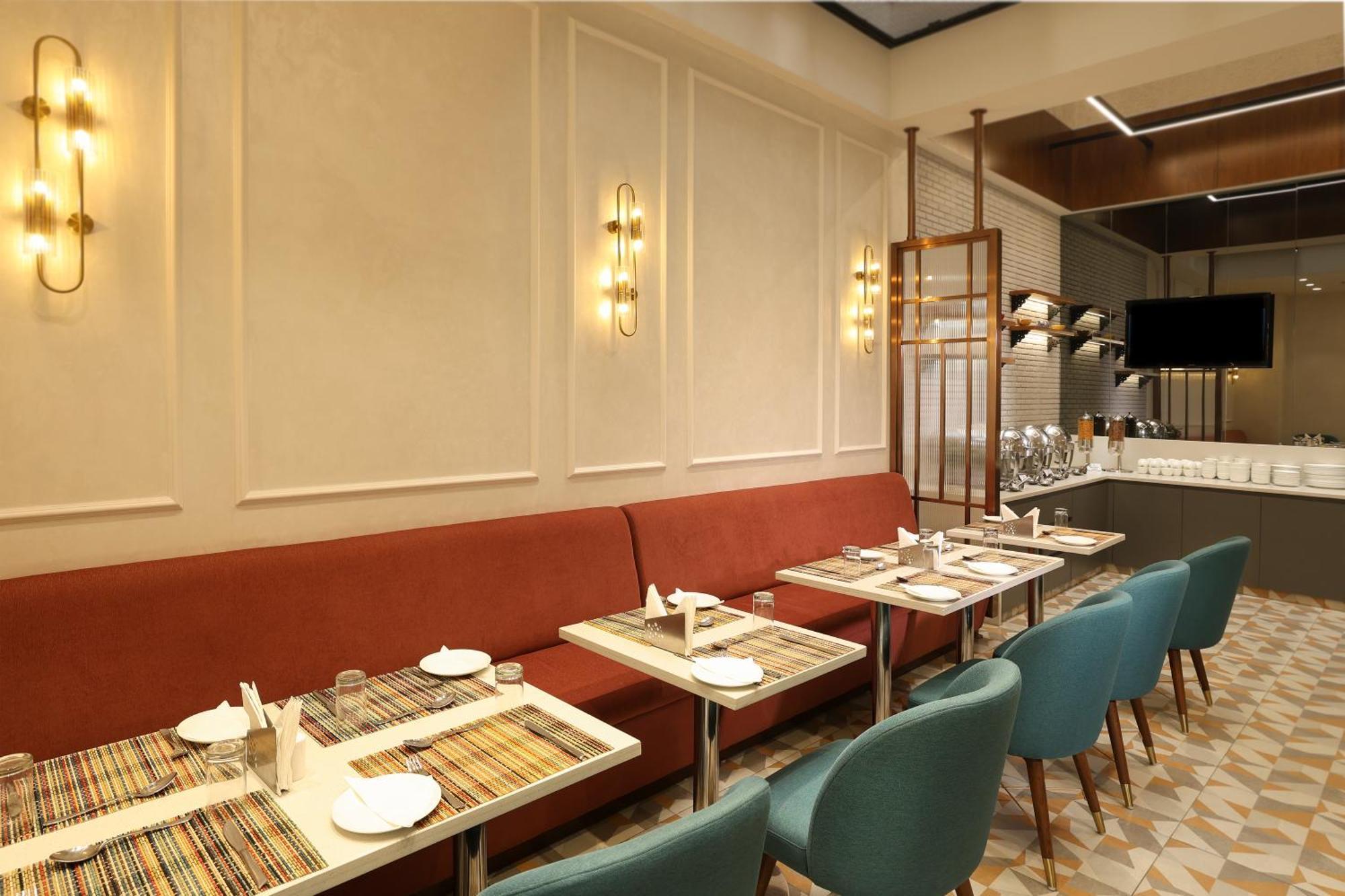 Indus Biznotel New Delhi Exterior foto