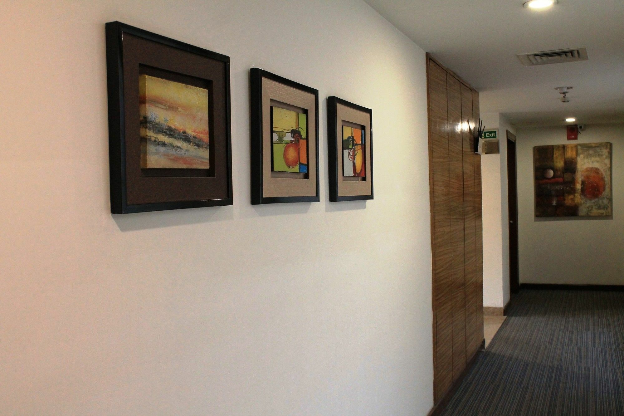 Indus Biznotel New Delhi Exterior foto
